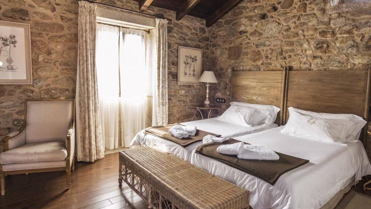 Camarinas Bed & Breakfast | Bed and Breakfast 'Gaviota' with Private Garden and Wi-Fi