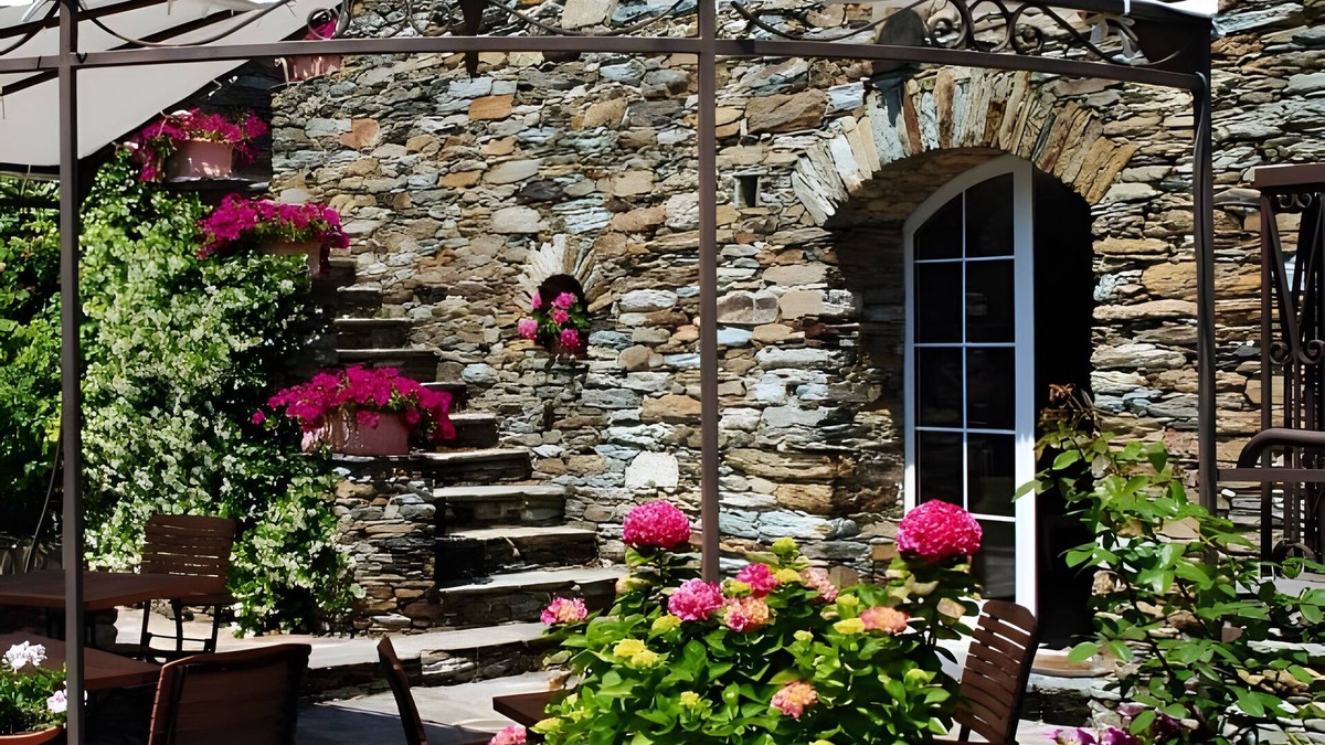 Murato Bed & Breakfast | Bed and Breakfast 'Regina' with Shared Pool, Wi-Fi and Air Conditioning