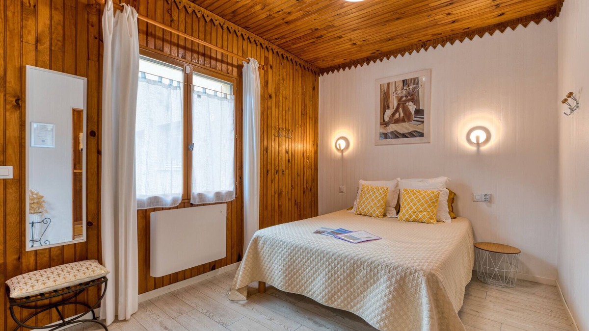 La Salvetat-sur-Agout House | Bed and breakfast 'Saints-Peyres' with Shared Terrace, Wi-Fi