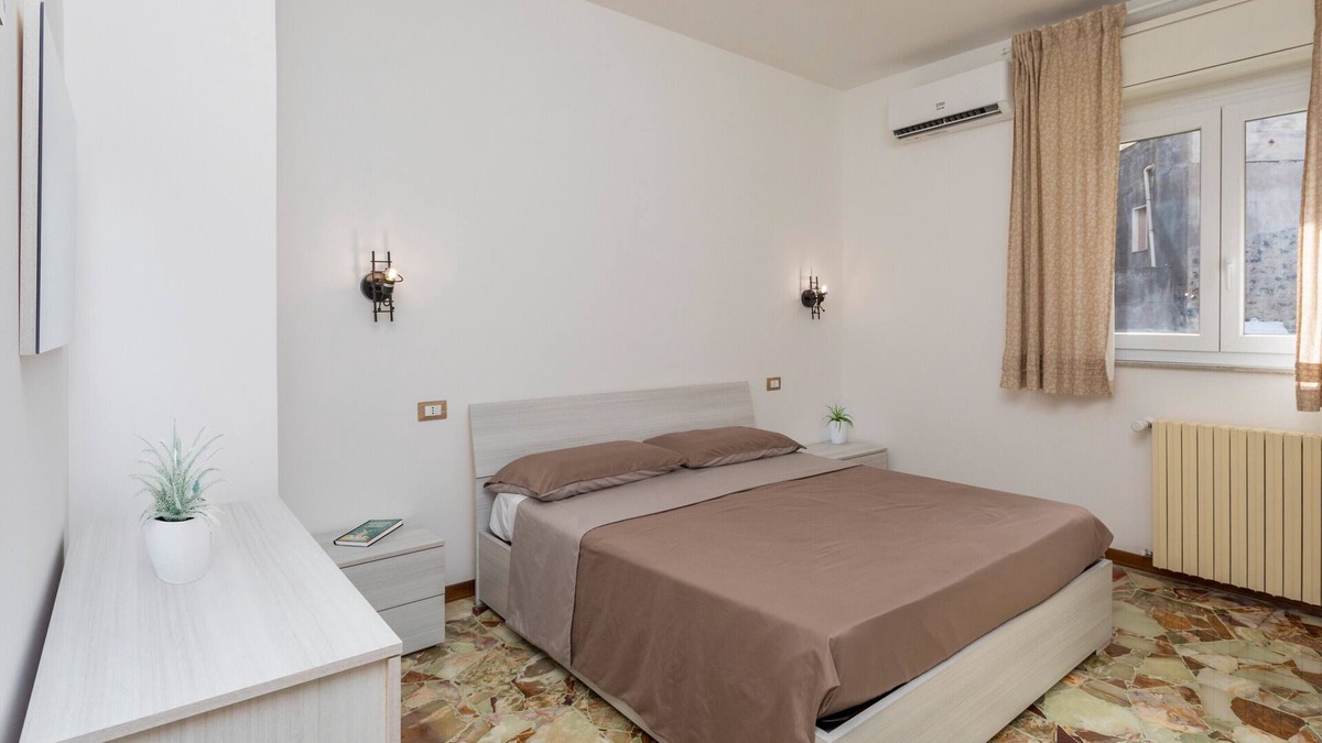 Bronte Bed & Breakfast | Bed and Breakfast 'Sentiti A Casa' with Wi-Fi and Air Conditioning