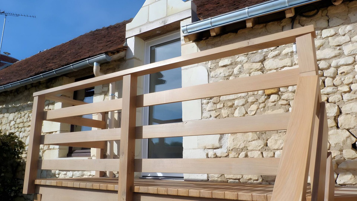 Tavant Bed & Breakfast | Bed and Breakfast 'Vert Ailleurs' with Shared Terrace, Shared Garden and Wi-Fi