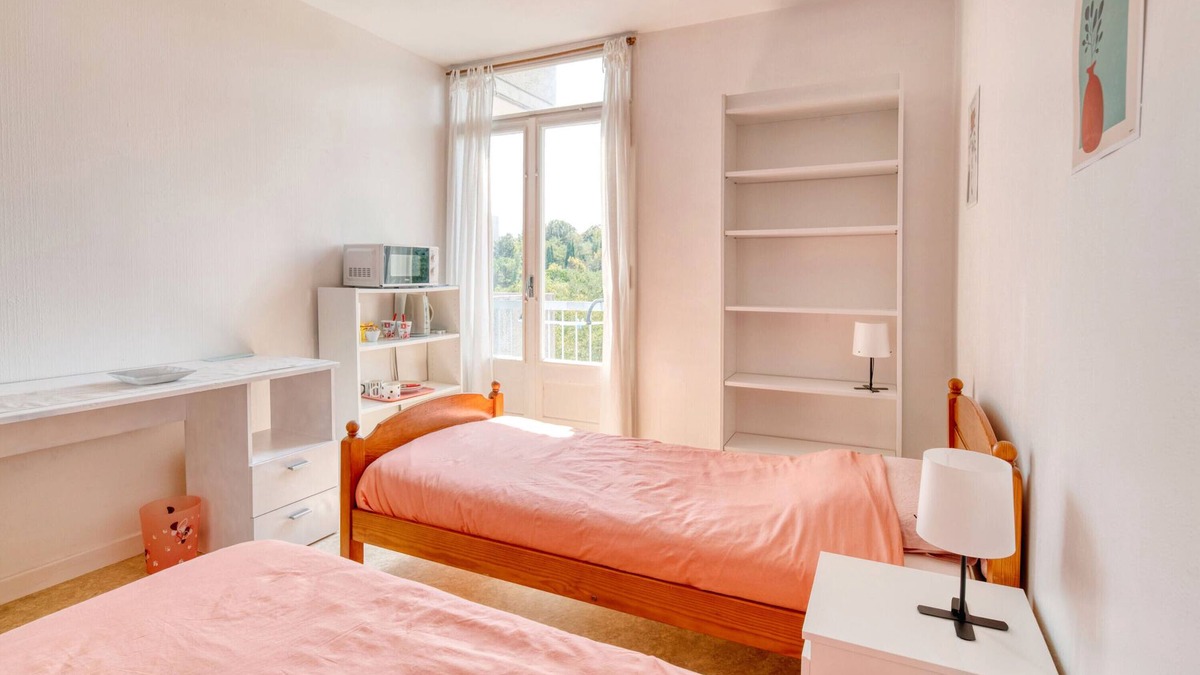 Jolimont-Soupetard-Bonhoure Bed & Breakfast | Bed and Breakfast with Local Host in Toulouse with Wi-Fi