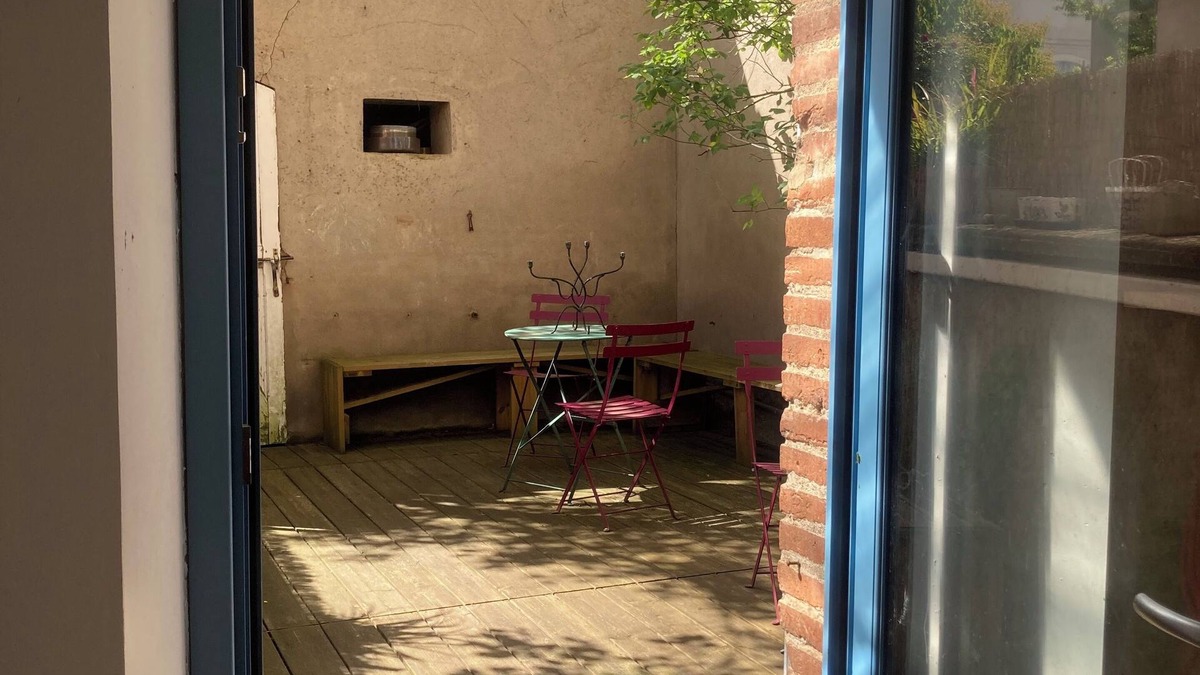 Coufouleux Bed & Breakfast | Bed and breakfast with outdoor courtyard. 500m from train station.