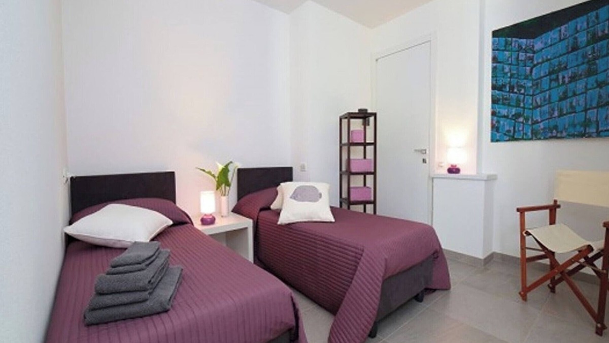 Palazzolo dello Stella Bed & Breakfast | Bed and Breakfast Loggia degli Artisti 'Spacious Room' with Pool, Wi-Fi and Air Conditioning