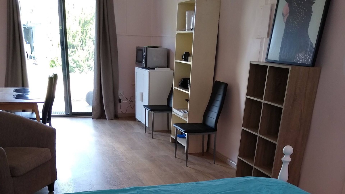 Glenellen Apartment | Bed in a Shed in the Countryside