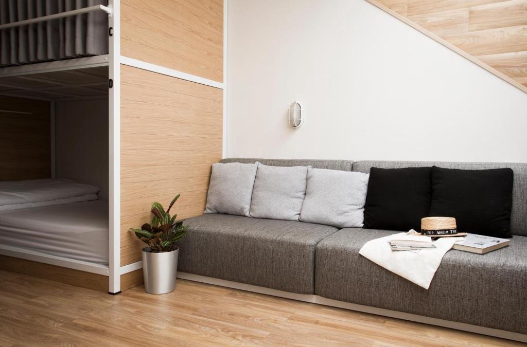 Thanon Phetchaburi Hostel | Bed One Block Hostel