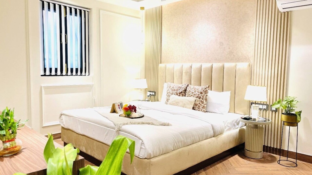 Malviya Nagar Hotel | BedChambers Saket,nDeluxe