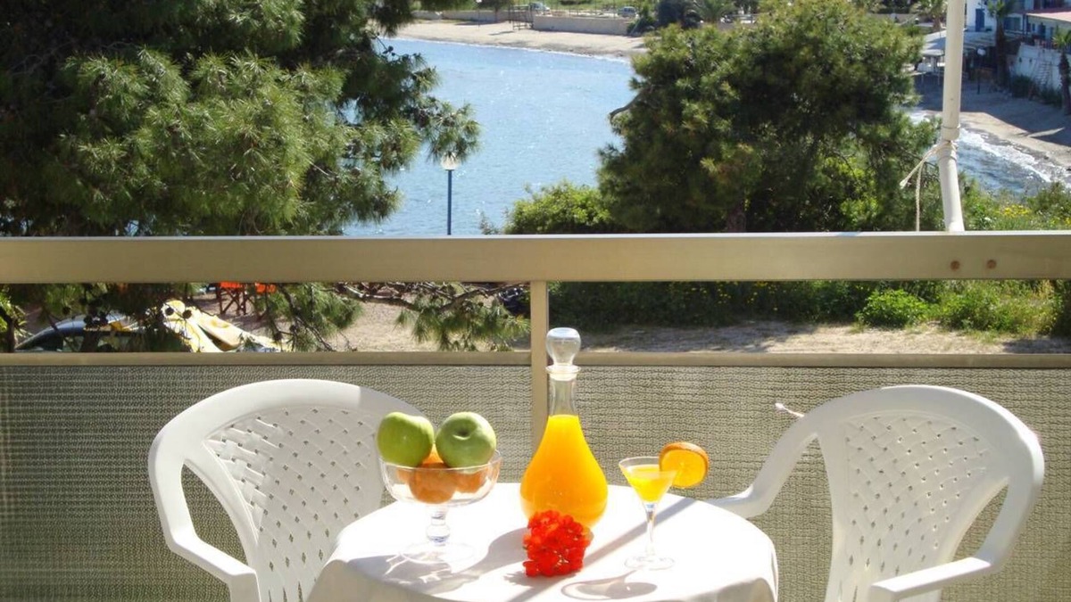 Agia Marina Bed & Breakfast | Bedroom two steps from Agia Marina beach