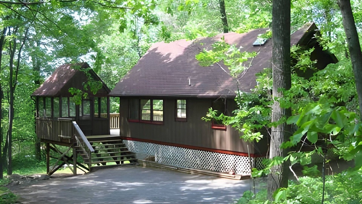 Linden Cabin | Bedrooms 3, Bathrooms 1, Sleeps 6