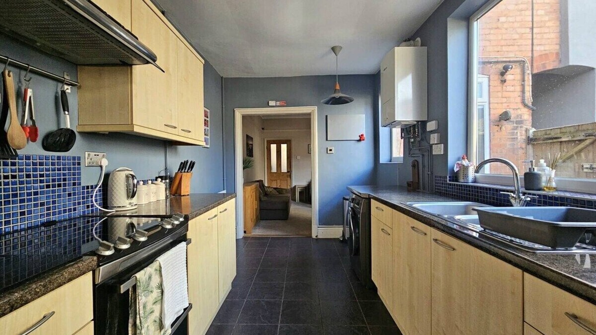 Welford House | Bee Accommodations - Leicester Home