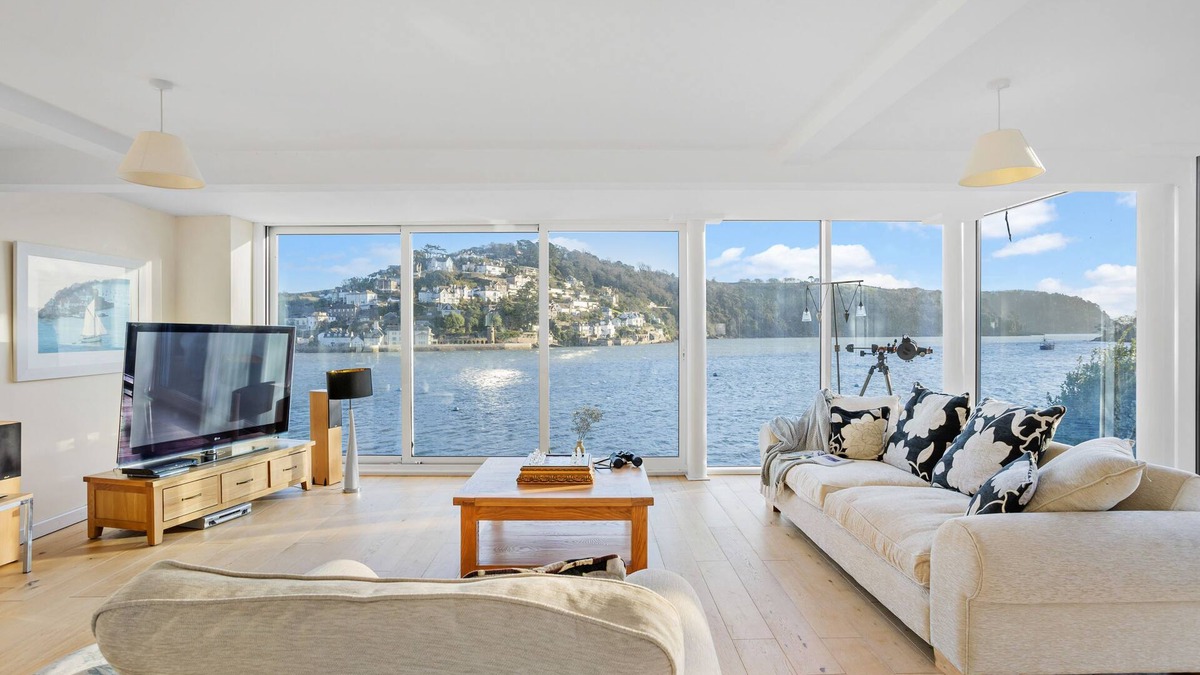 Dartmouth Cottage | Beechcroft Cottage - sleeps 10 guests in 5 bedrooms