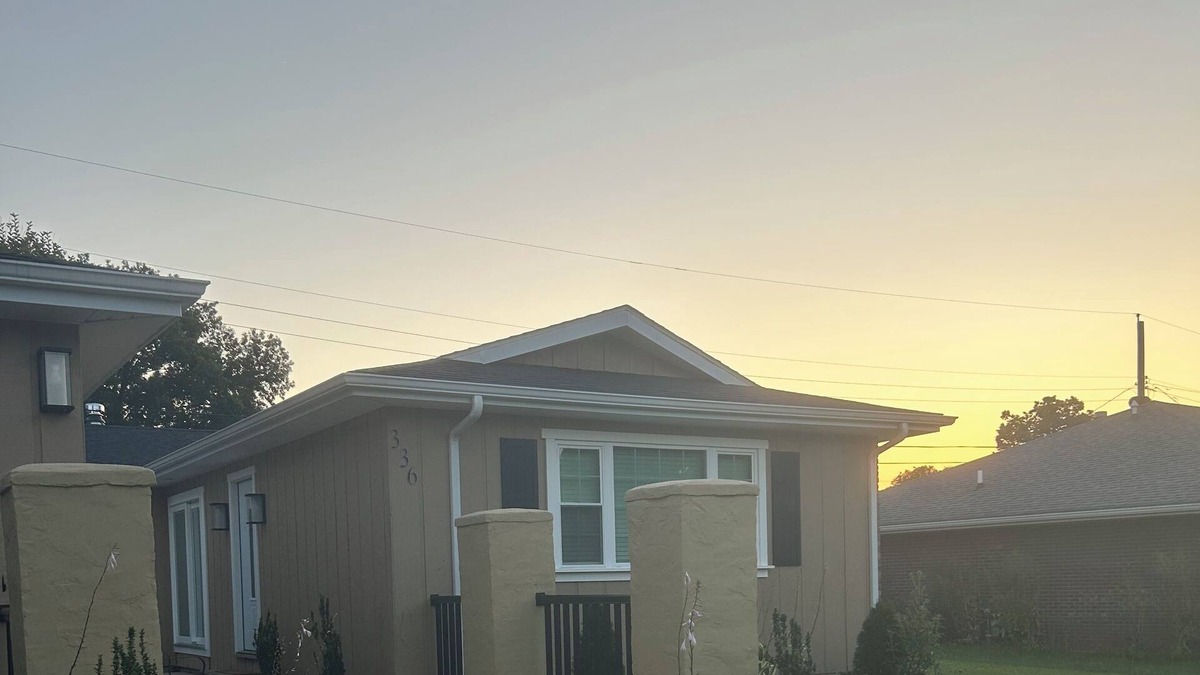 Campbellsville House | Beechwood Bungalow. Downtown Campbellsville. Newly remodeled!