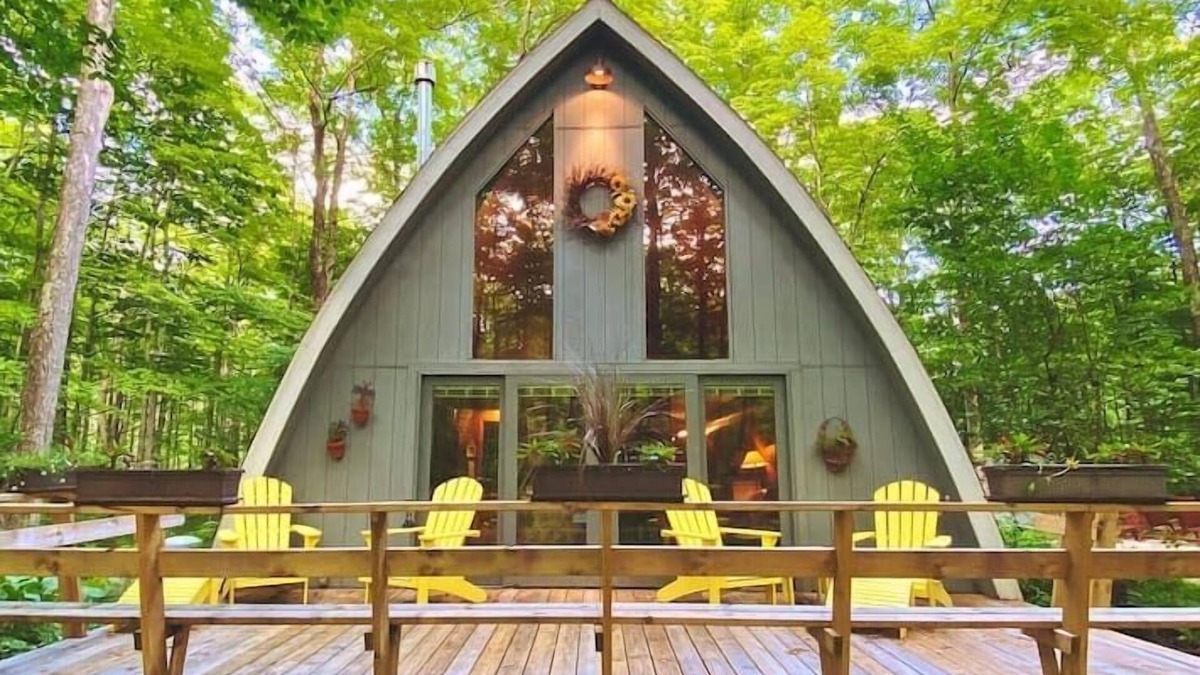 Sister Bay Cottage | Beechwood Cottage -Sleeps 4! A-Frame in Sister Bay, WI: Coffee Bar & Fire Pit!