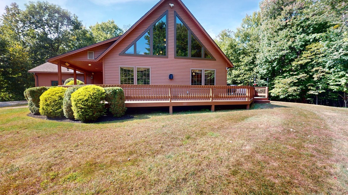 East Haven  Rutland County House | Beechwood Home - 4 Bedrooms and 3 Baths, sleeps 10