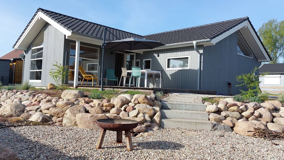 Rheinsberg House | Behagliches Holzhaus mit Sauna im Skandi-stil am Großen Zechliner See