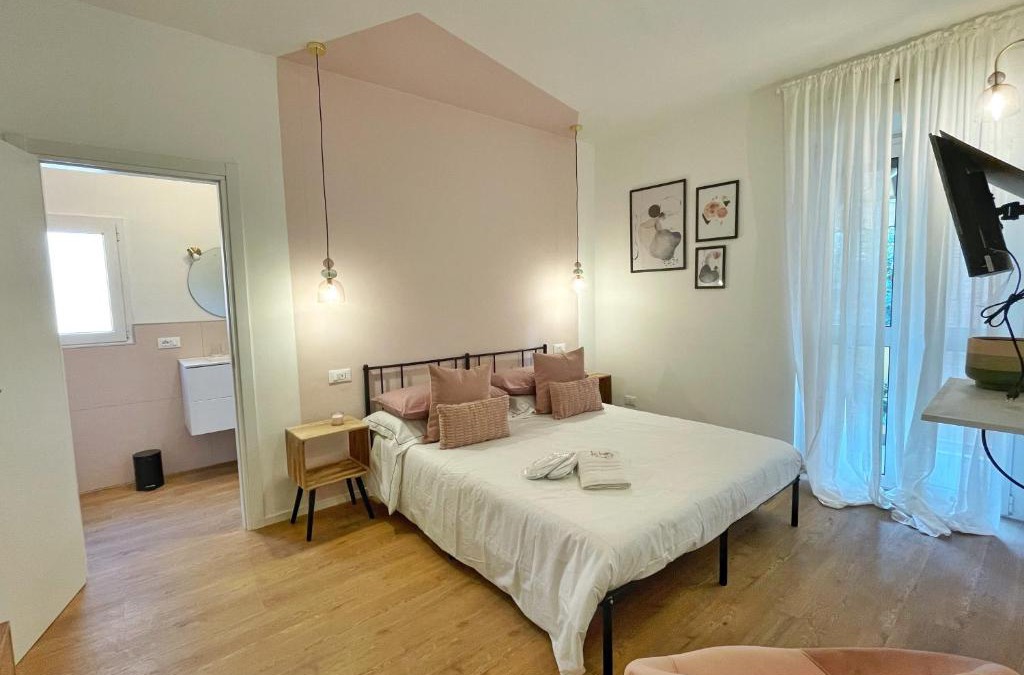 Santo Stefano Apartment | BeHappy 3 ensuite bedrooms Near Rizzoli