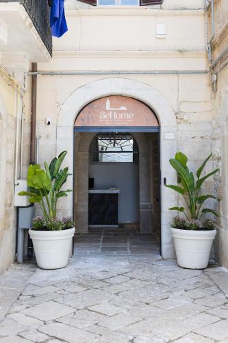Trani Bed & Breakfast | BeHome