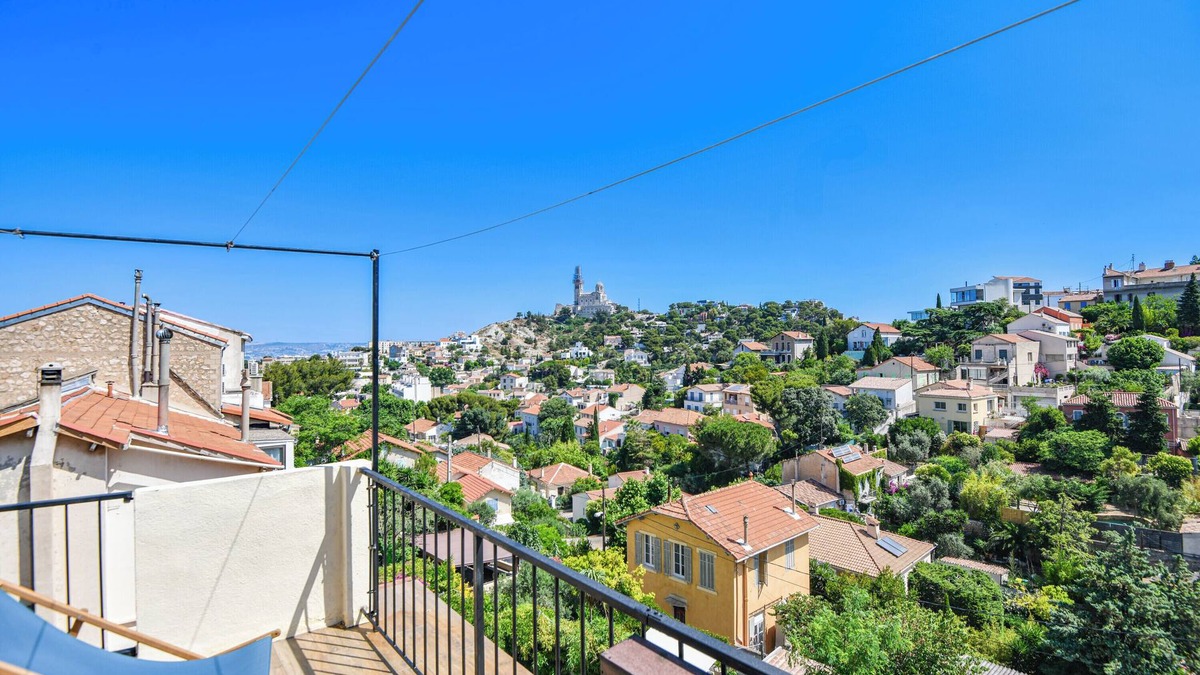 Roucas-Blanc Apartment | Bel appart avec terrasse et vue sur Notre-Dame