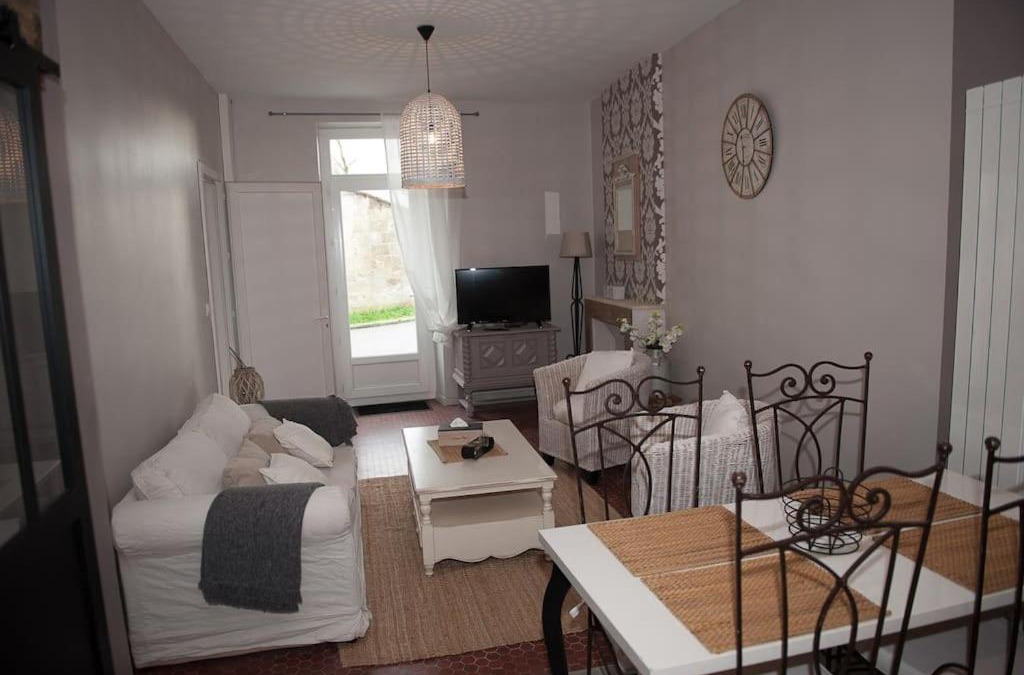 Margaux Apartment | bel appartement en pierre de 88 M2 charme d’antan