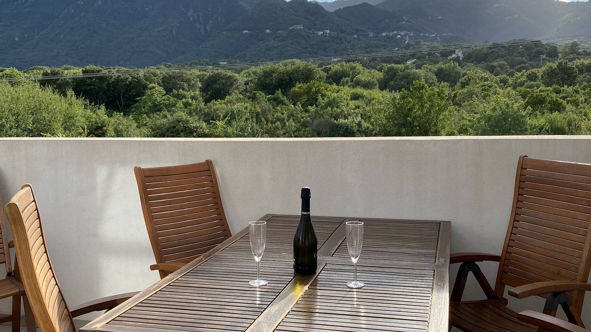 Moriani-Plage Apartment | Bel Appartement Ensoleillé, 3 Chambres Pour 6 Personnes, à Proximité de la Plage