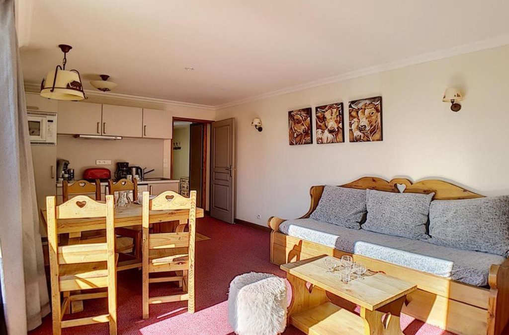 Les Menuires Apartment | Bel appartement rénové 2 pièces proche des pistes avec balcon, sauna, hammam et WIFI - FR-1-344-145