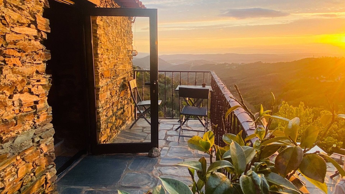 Arganil House | Bela Vista Alqueve - slate house with private swimming pool and BBQ area