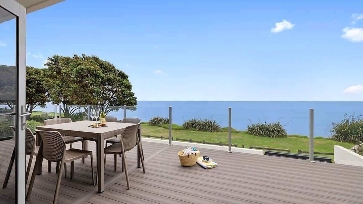 Bell Block House | Bell Block Beachfront Modern Sea View Home