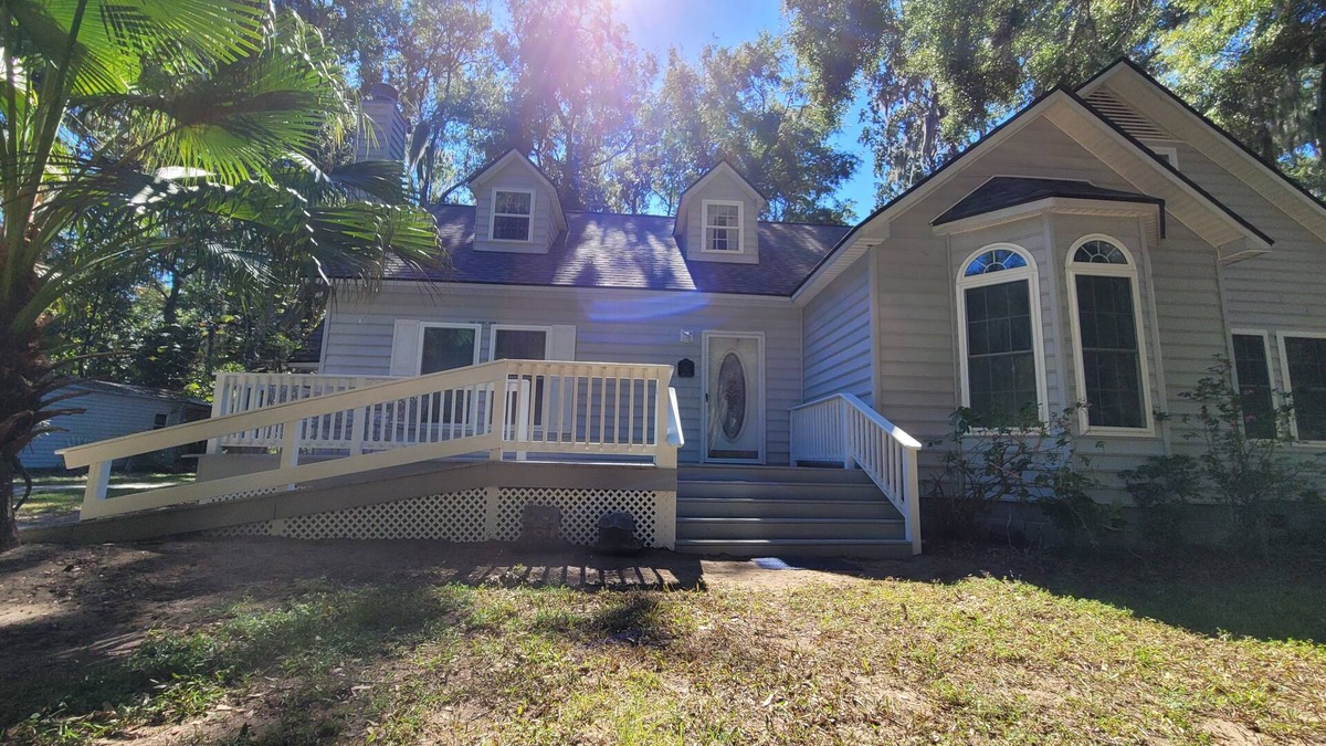 Saint Helena Island House | BELL POINT: Pet-Friendly Vacations, Graduations, Reunions, Weddings and more!