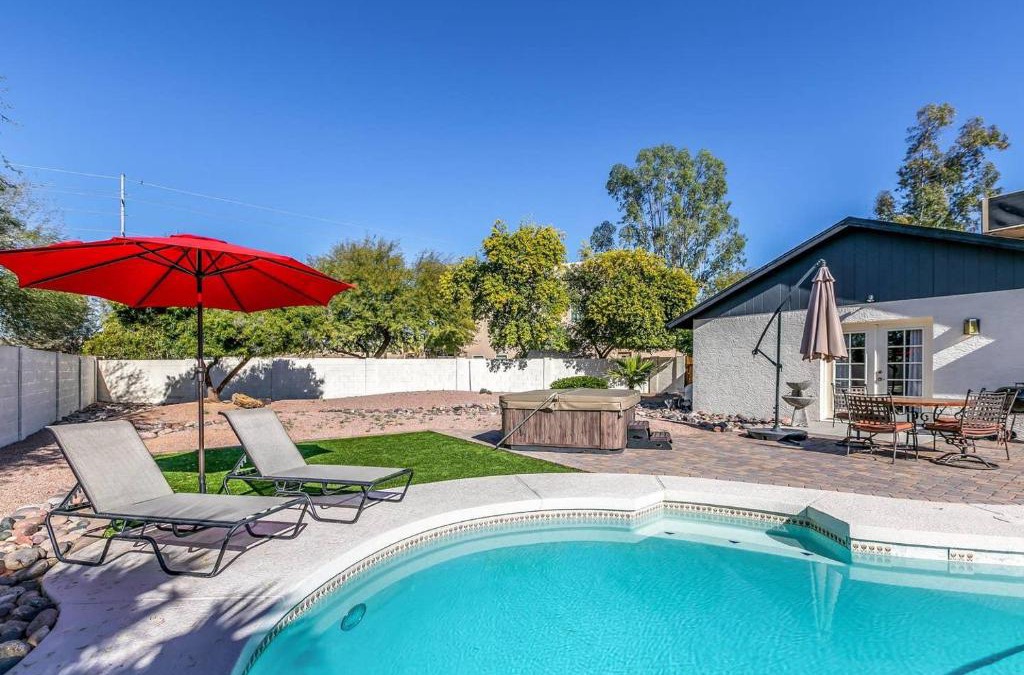 Honeyridge Manor House | Bell Villa - Resort Living - Pool - Location - Events