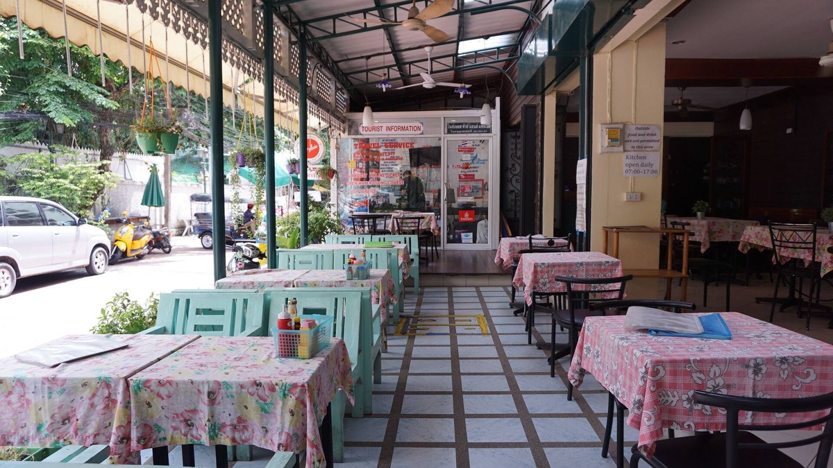 Chana Songkhram House | Bella Bella House