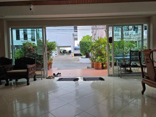 Wat Sam Phraya House | Bella Bella Riverview