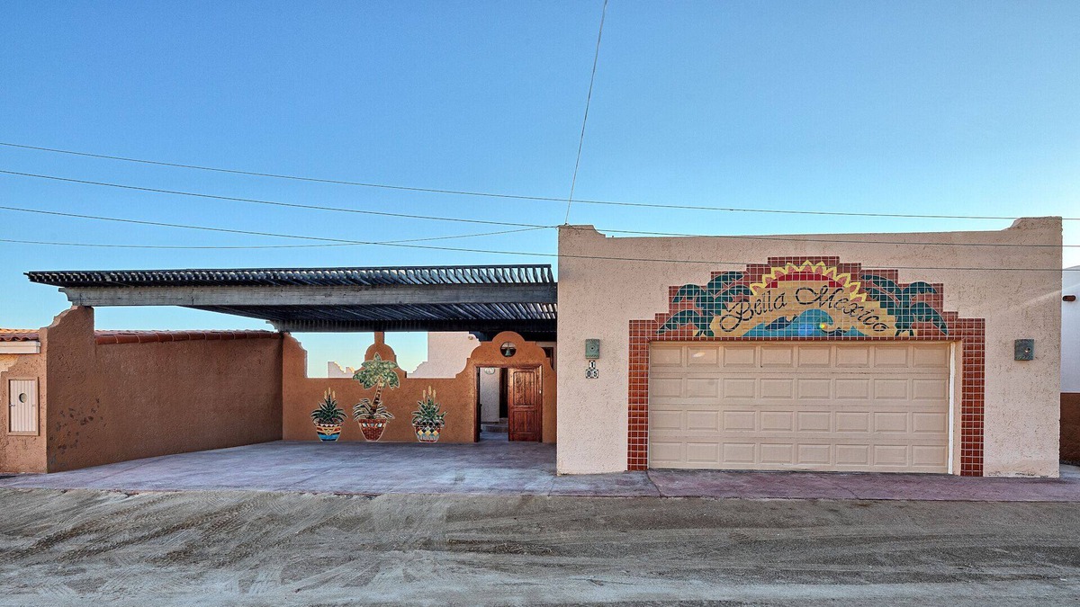 Las Conchas House | Bella Mexico: Luxurious beachfront home perfect for swimmers and kayakers