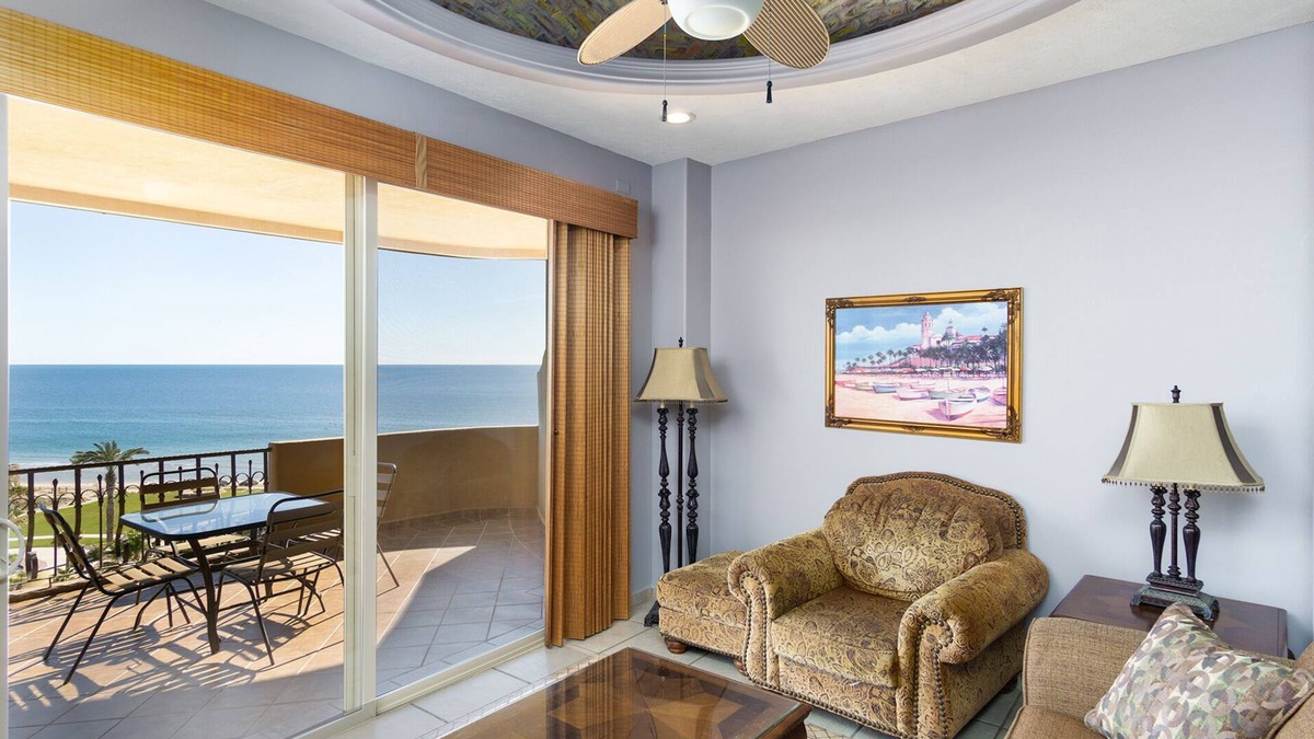 Sandy Beach Condo | Bella Sirena