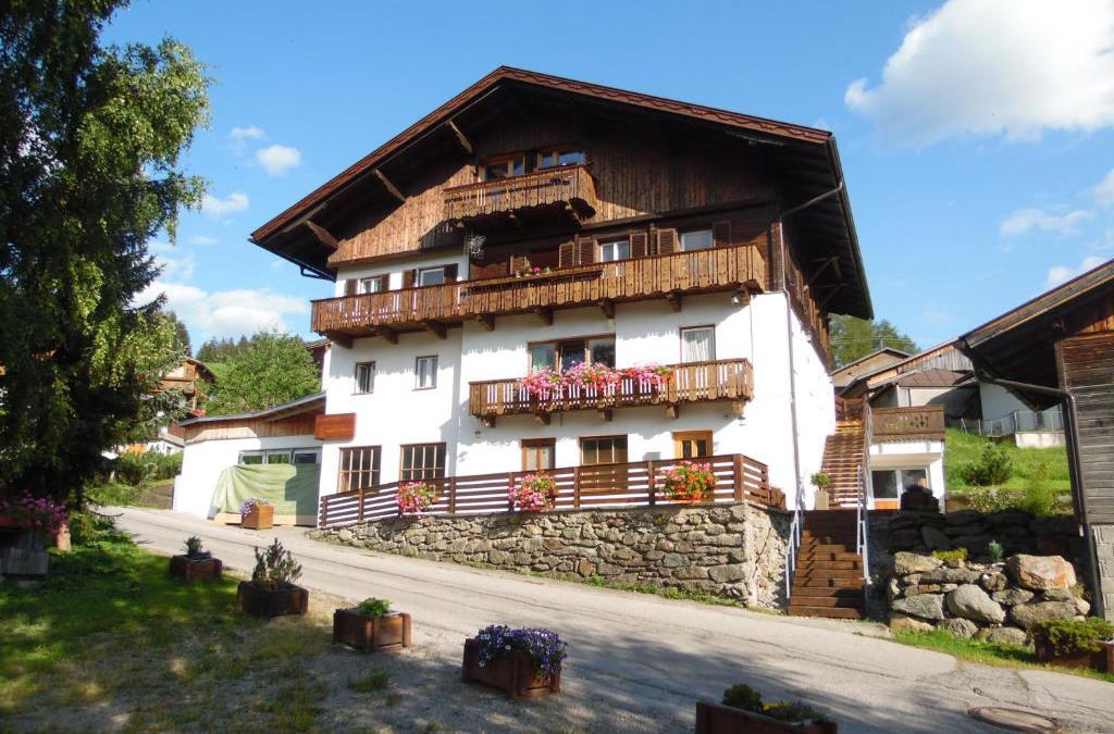 Kartitsch Bed & Breakfast | Bella Vista Lodge
