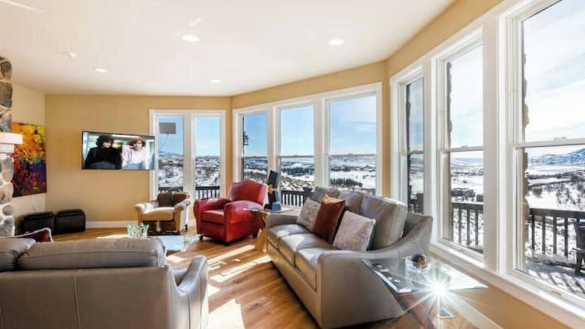 Silver Summit House | Bella Vista Sleeps 21 · Hot Tub · Mountain Views