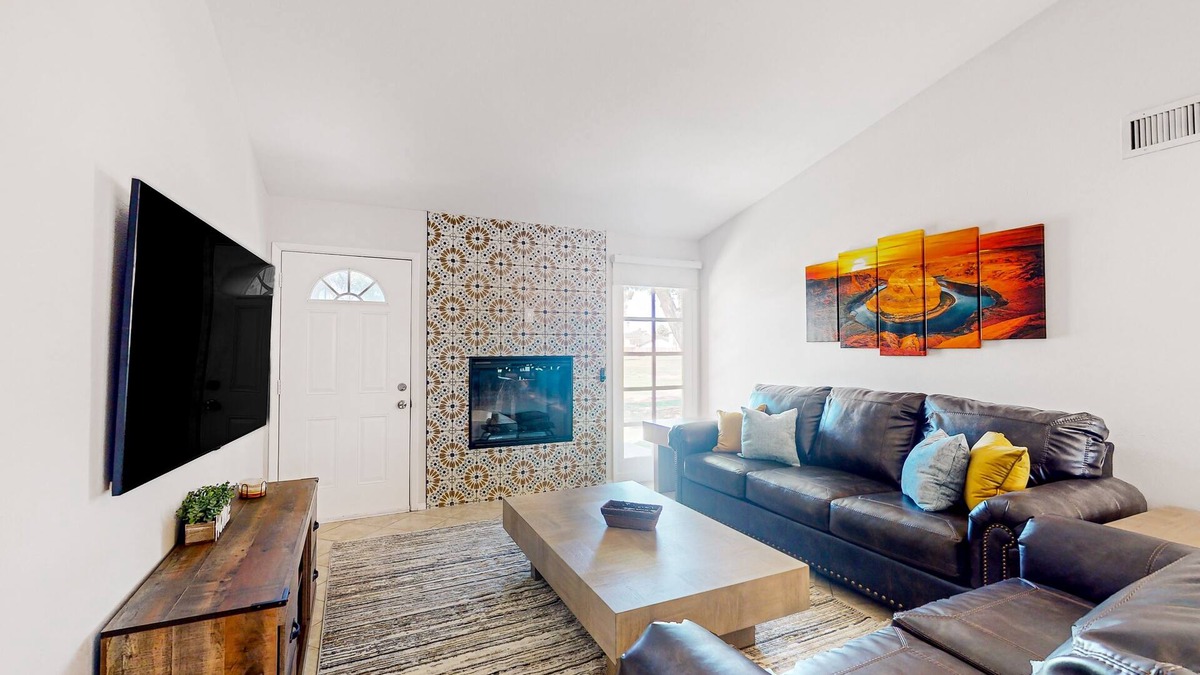Bellair Townhouses House | Bellair townhome with golf course views, outdoor entertaining & fireplace