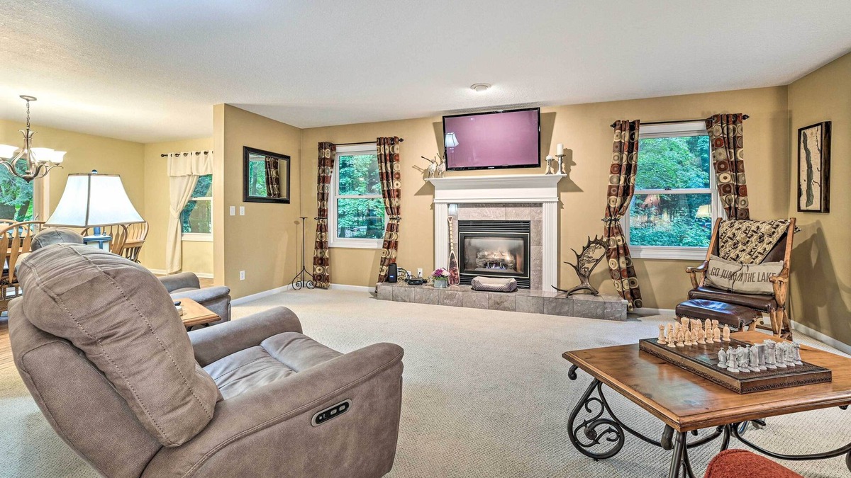 Mancelona House | Bellaire Ski Escape ~ 1 Mile to Schuss Mountain!