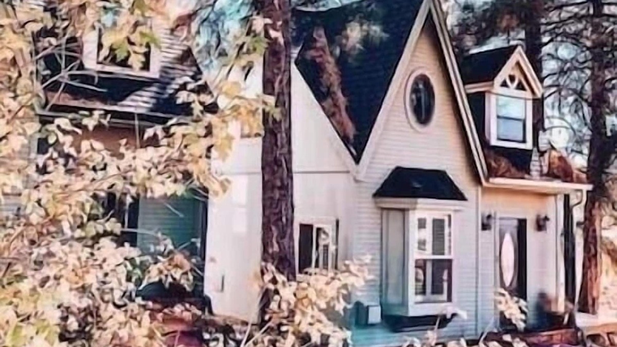 Flagstaff Cottage | BellaVue Estate Cottage Chalet #1 - Cozy Cute & Clean, Central location