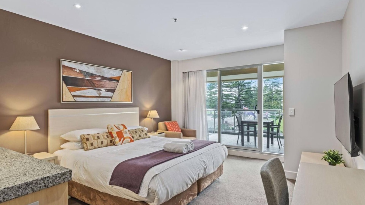 Glenelg Apartment | Belle Escapes - Glenelg Shores Studio