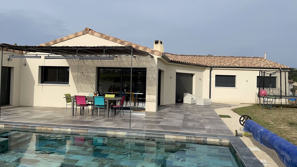 Saint-Julien-de-Peyrolas Villa | Belle Villa Avec Jardin et Piscine Sans vis à vis