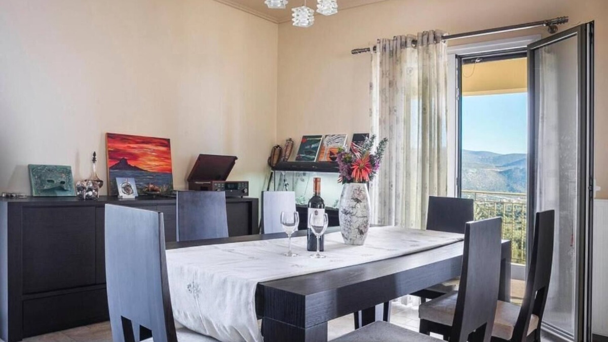 Lakithra Villa | Belle Helens 3-bedroom villa in Lakithra with AC, WiFi, Pool