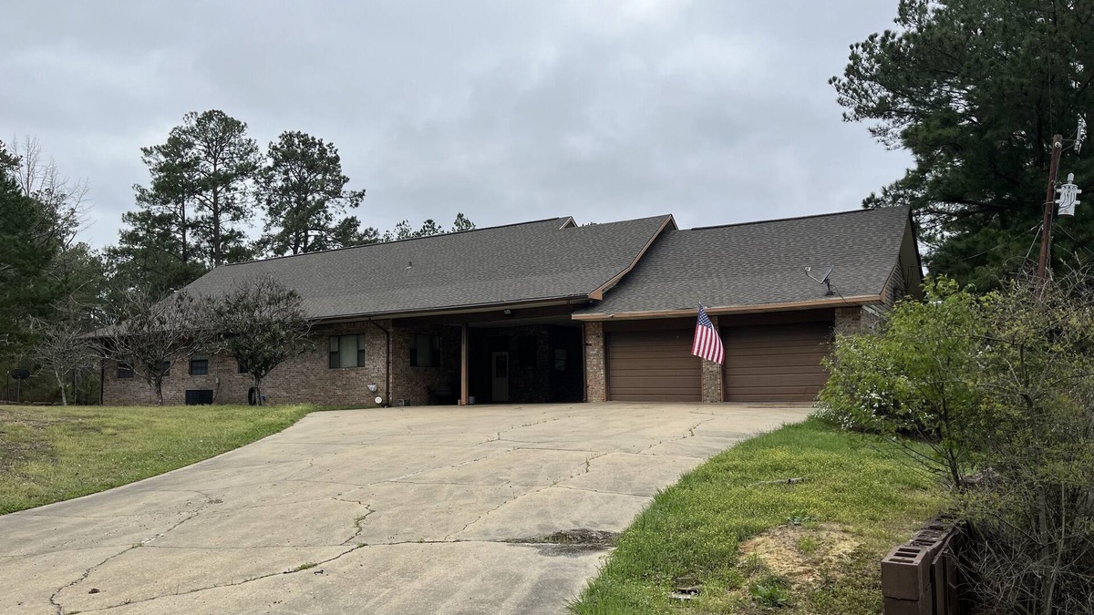 Anacoco House | Belle La Vie! Spacious Lake house with gorgeous views!