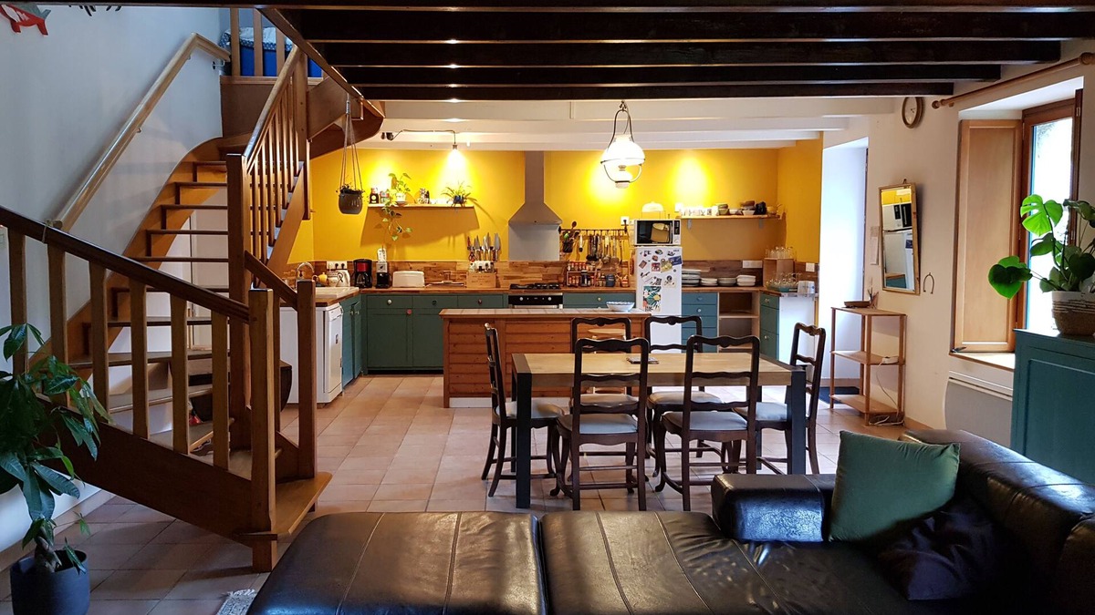 Saint-Alban House | Belle Longère en Pierre, Spacieuse et au Calme, à 5 Minutes de la Plage!