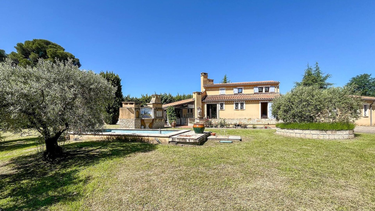Cabrieres-dʼAigues House | Belle maison accès étang