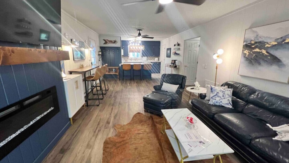 Greers Ferry House | Belle Maison, Heart of Greers Ferry Lake Area, Extended Stays Welcome