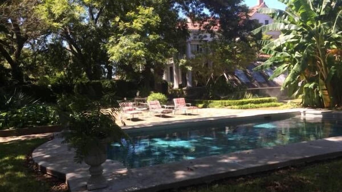 Gonzales Bed & Breakfast | Belle Oaks Inn