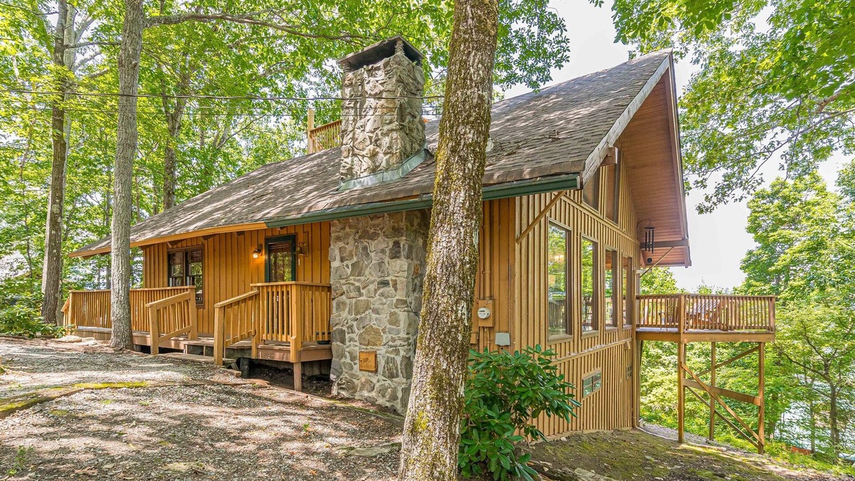 Helen Cabin | Belle of the Mountain, Panoramic Year Round Mountain View, Crow's Nest, Games