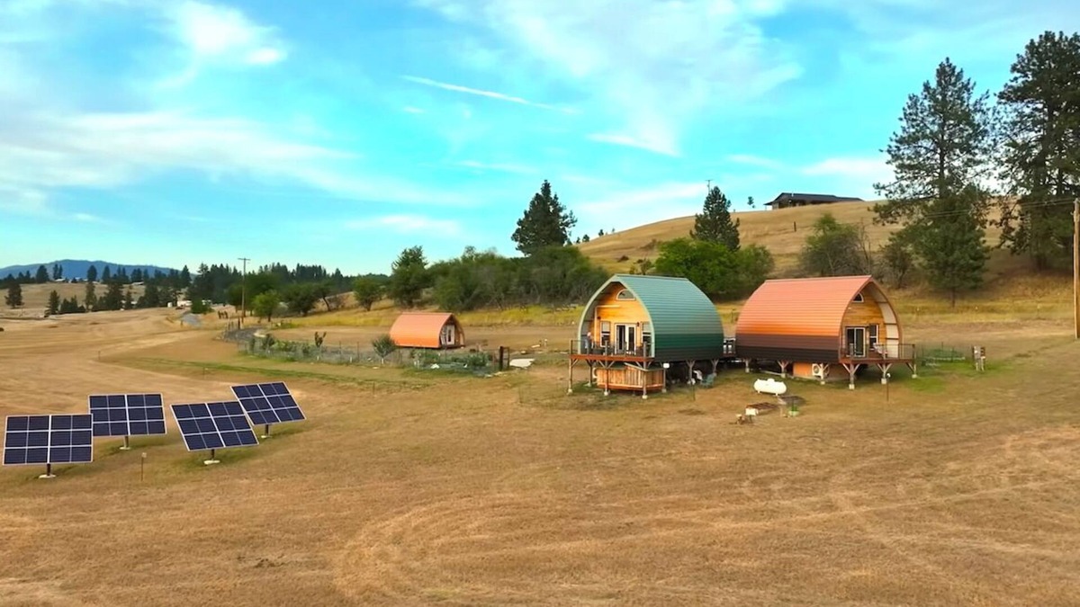 Kooskia Cabin | Belle's Bunkhouse, Arched cabin featured on YouTube, mountain & valley views