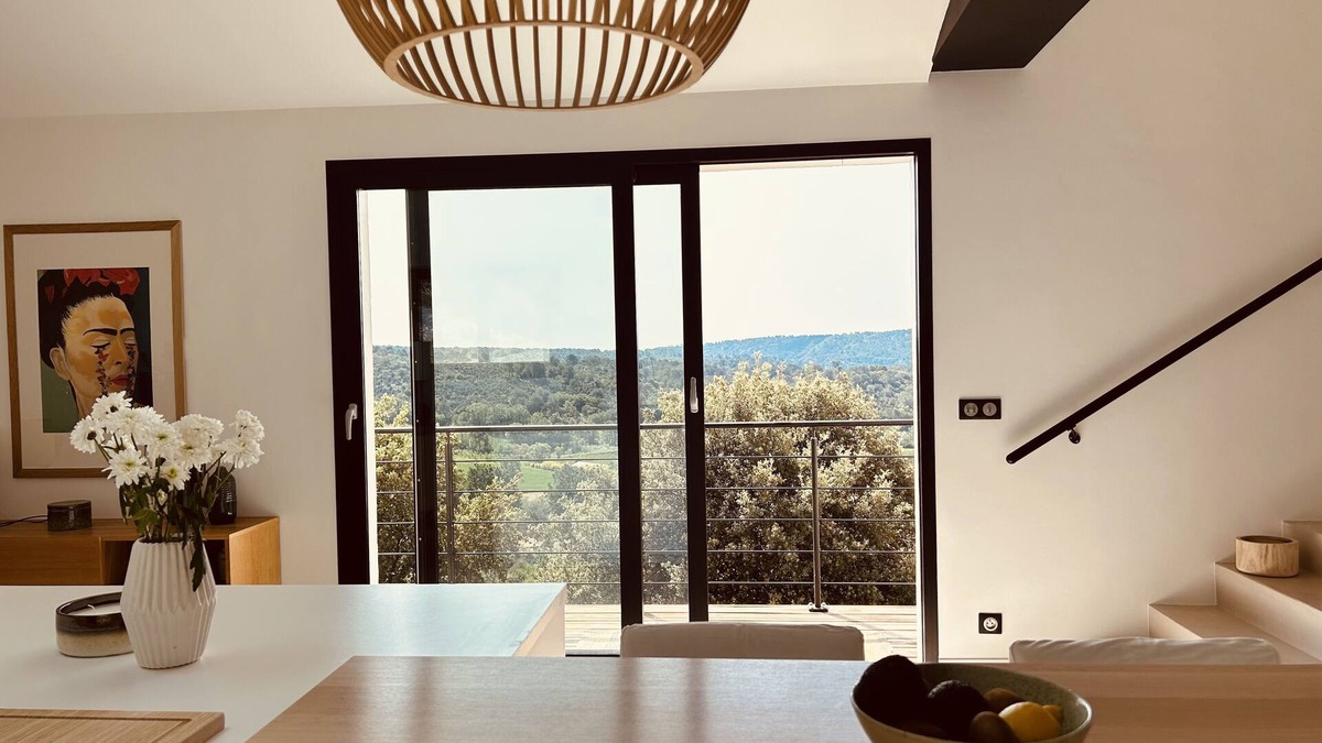 Ampus House | Belle Villa Contemporaine en Pleine Nature