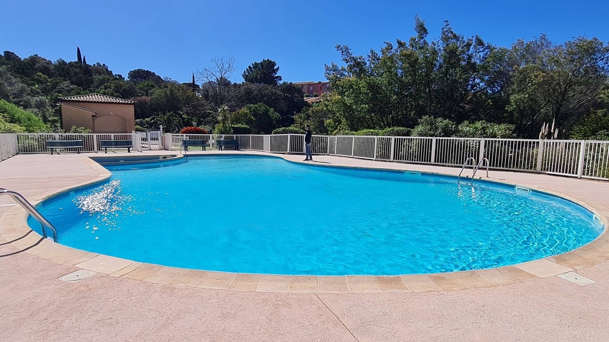 Cavalaire-sur-Mer Apartment | Belle vue Ensoleillée et Détente